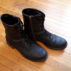 Denver Hayes leather laced boots